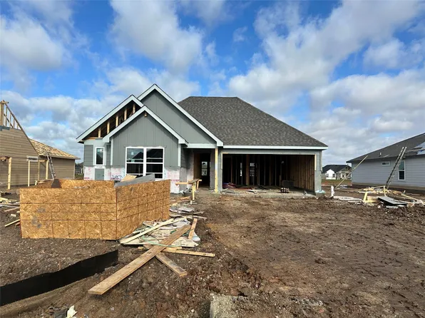 497 Harvest Lake Dr, Snook, TX 77878