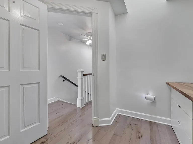 639 20th St NE — Photo 4