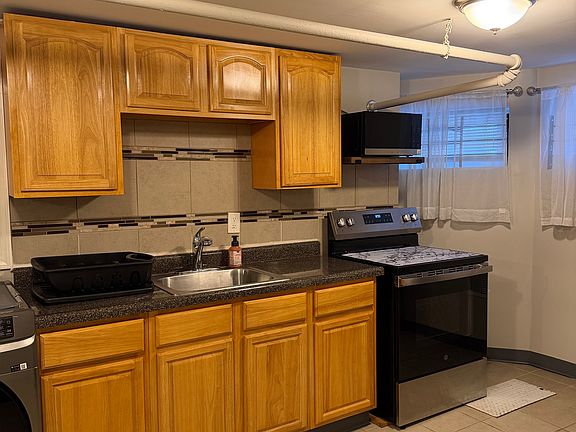 3rd image of 112 S 14th St #B