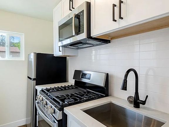 2nd image of 6563 Oasis Ave APT 9