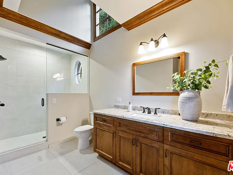 3911 Oeste Ave — Photo 50