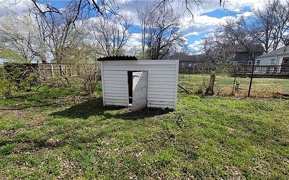3rd image of 1228 NE Kellam Ave