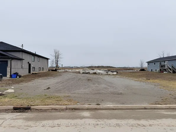 22 Huron St, Welland, ON L3B 5J2