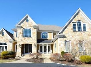 60 High Ridge Cir, Franklin, MA 02038