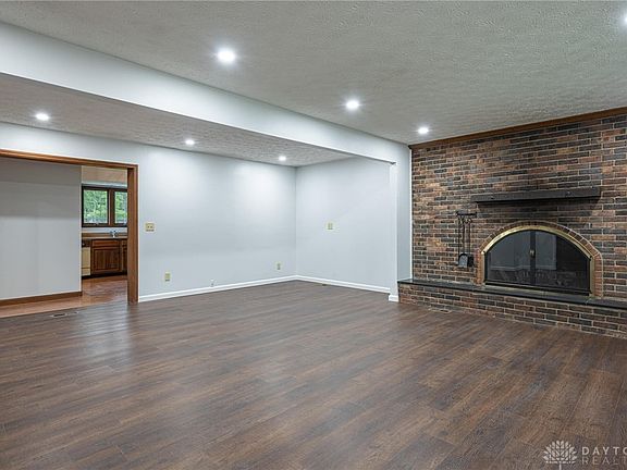 5th image of 533 Deptford Ave