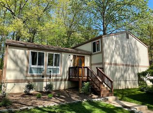 2240 Sanibel Dr, Reston, VA 20191