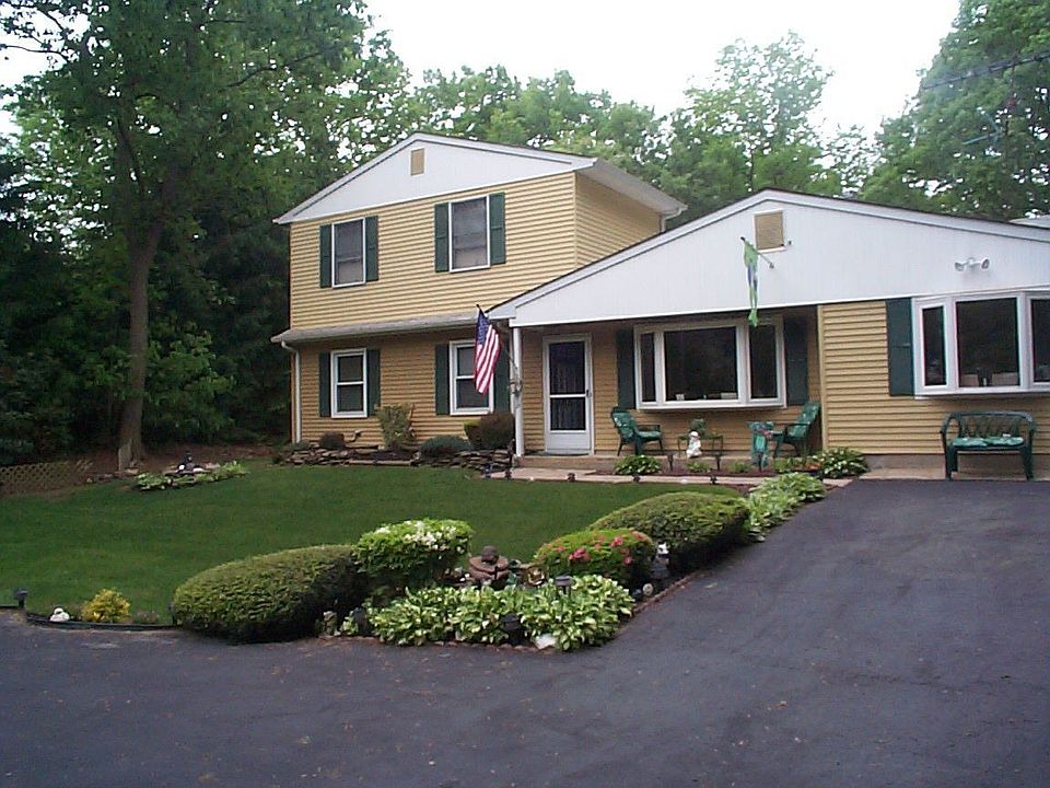 beautifully located 300ft from the road