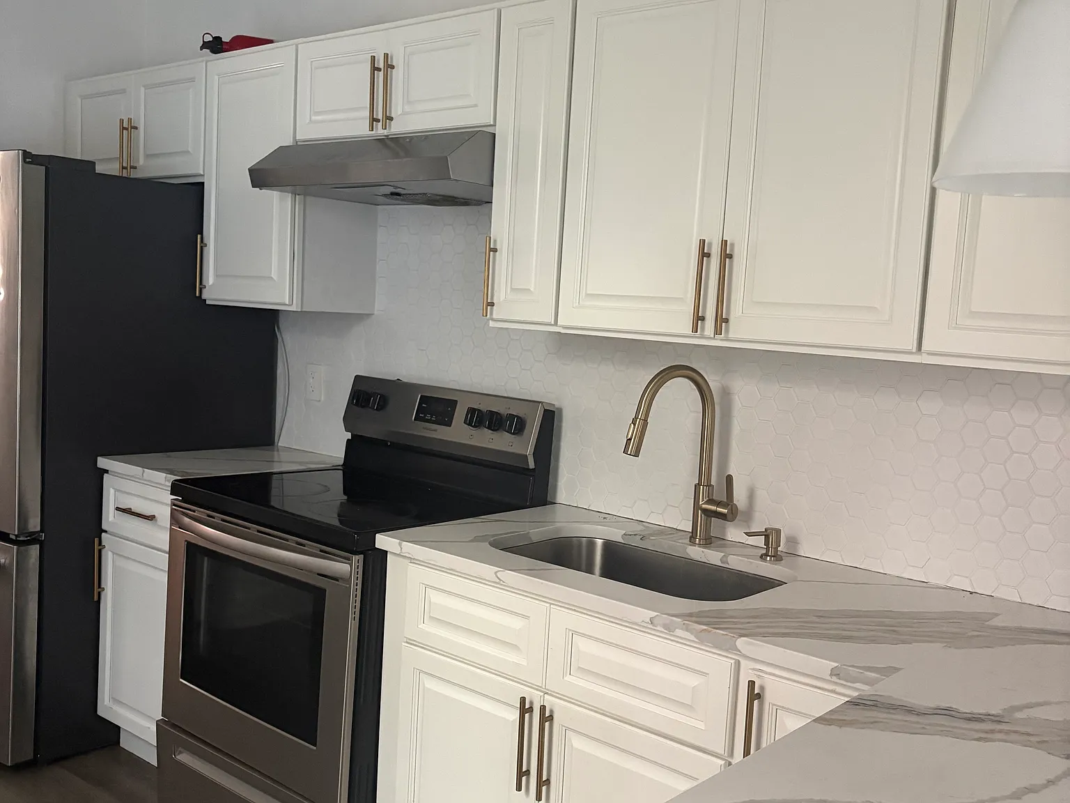 3 bed, 1347 sqft, $1,800 — Photo 2