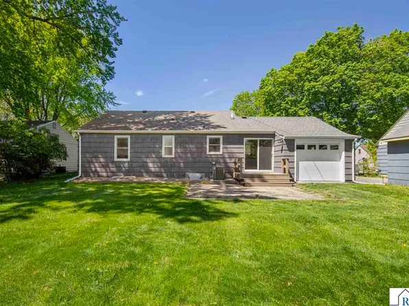 123 Thayer Ave, Mankato, MN 56001