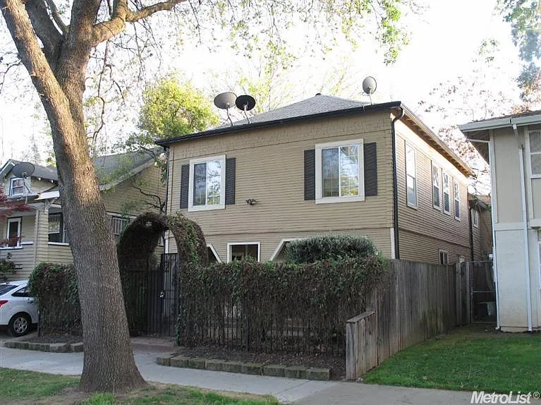 1820 V St #4 — Photo 1