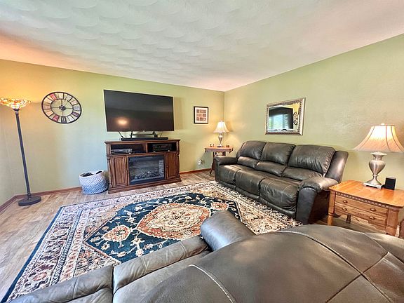 3rd image of 4440 Hearthstone Dr
