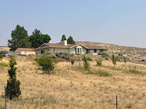 844 Crest Dr, Jordan Valley, OR 97910