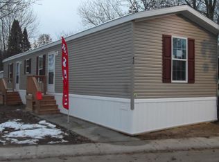45 W Manor St, Oxford, MI 48371
