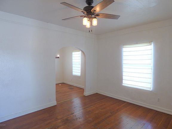 4th image of 933 N Alder Ave