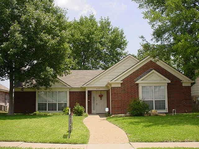 1st image of 2426 Briarbrook Ln