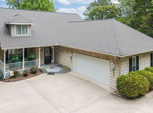 110 Sandspur Ln, West End, NC 27376