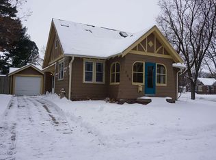 260 N Crescent Dr, Mason City, IA 50401