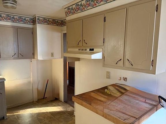 5th image of 209 Newman St