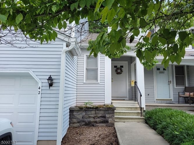 1st image of 42 Carriage Ln #42