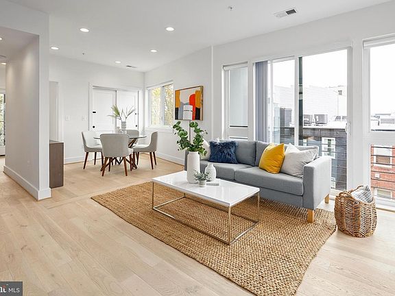 3rd image of 765 18th St NE #3