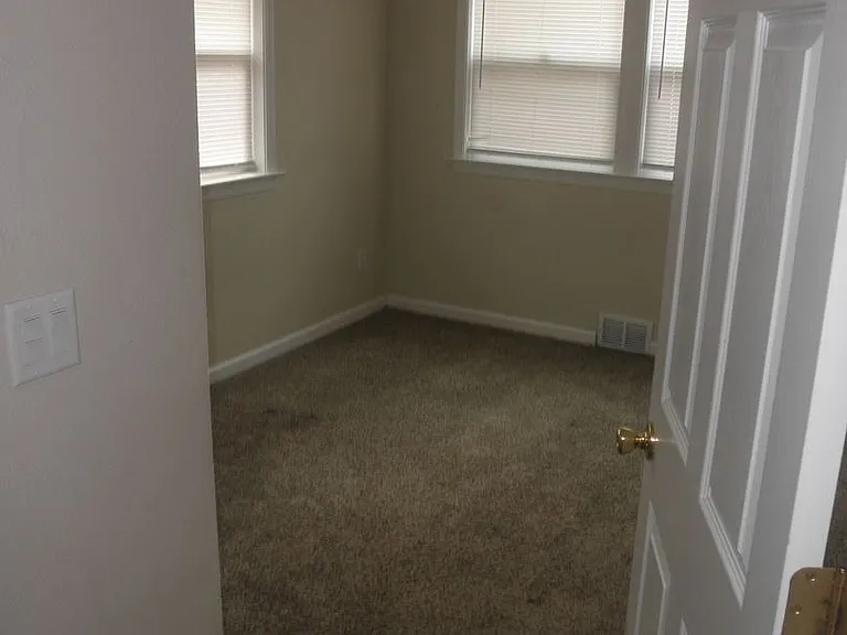 340 14th St SE — Photo 20
