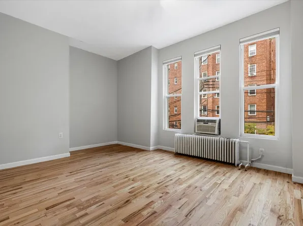 525 East 235th Street image 16 of 23