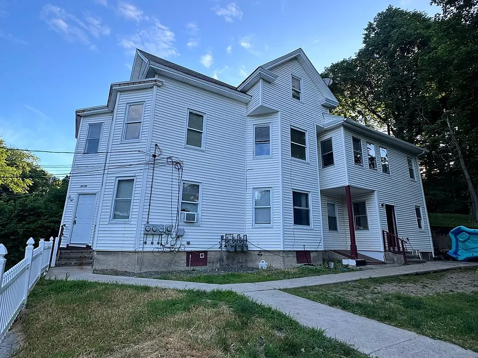 47 Longwood Ave #2