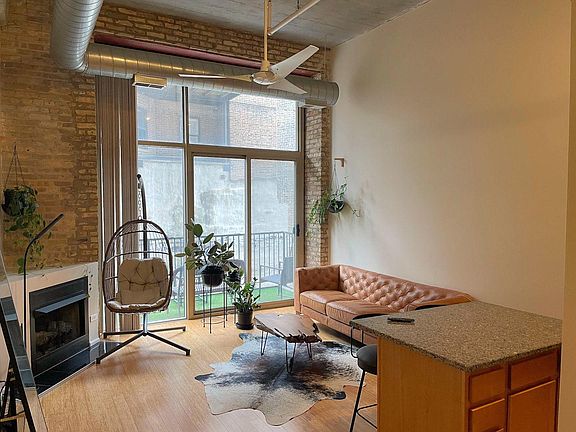 4th image of 1528 S Wabash Ave APT 205
