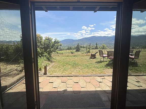 3rd image of 853 Pompadour Dr #1A