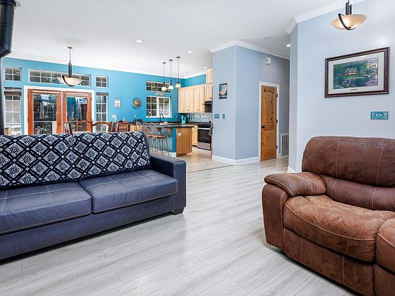 5th image of 21063 Sierra Circle Dr