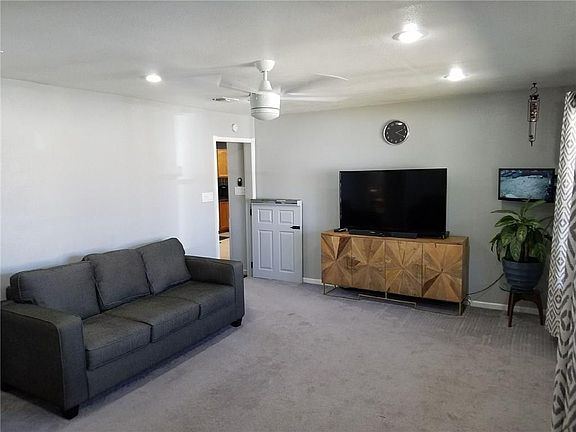4th image of 512 Crandle Dr