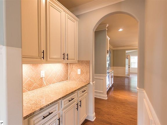 4th image of 316 Carters Creek Ct