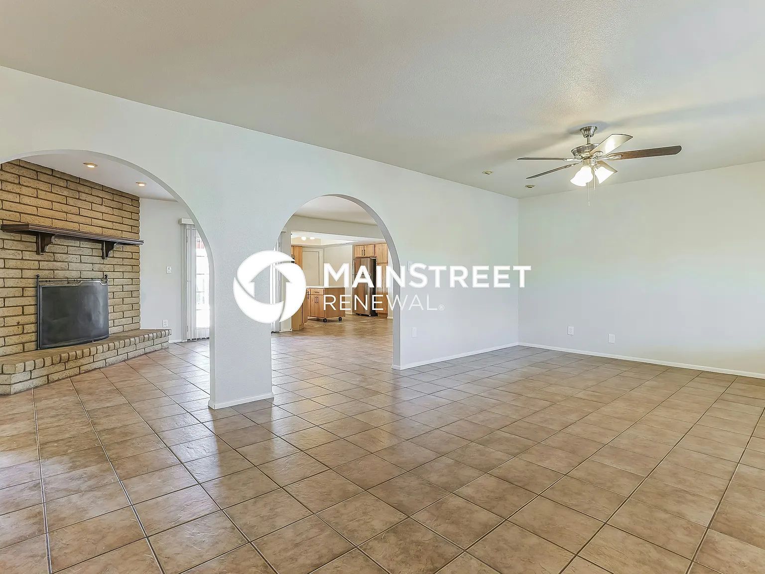 2515 E Del Rio Dr — Photo 3