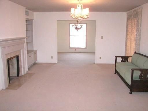 5th image of 602 W North Ave