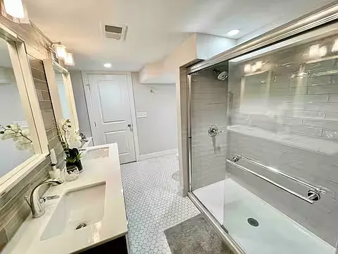 276 S Franklin St — Photo 9