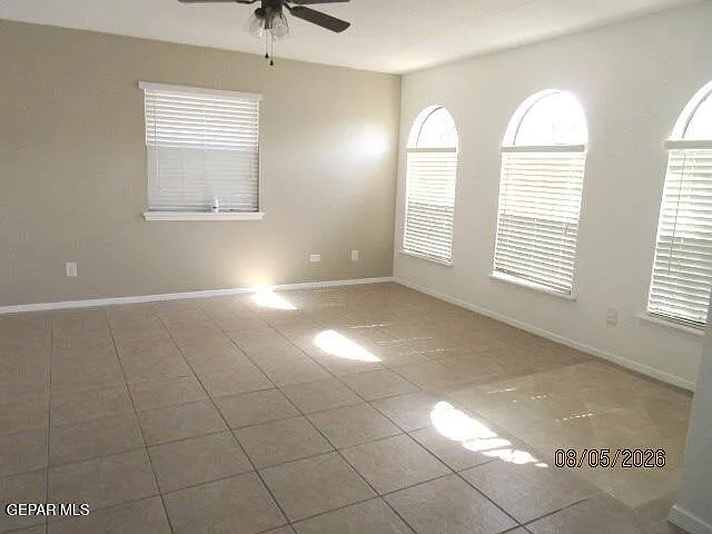 665 La Chapa Ave #B — Photo 3