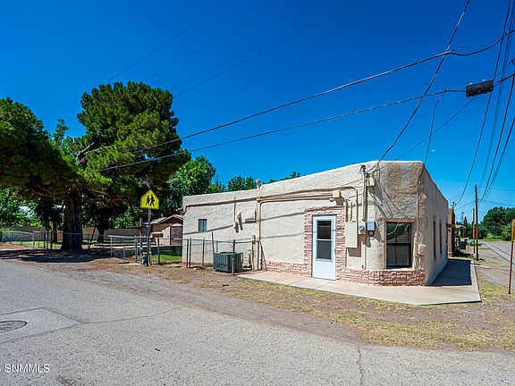 2nd image of 611 1st St