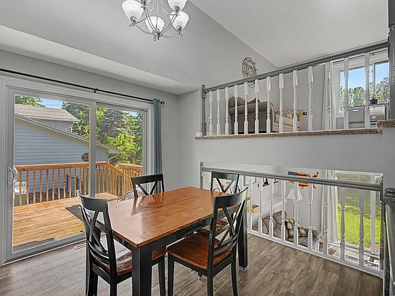4th image of 11120 Hampshire Ct E