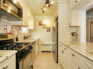 74 Oregon Ave #B, Bronxville, NY 10708