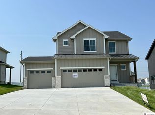12114 S 111th Ave, Papillion, NE 68046