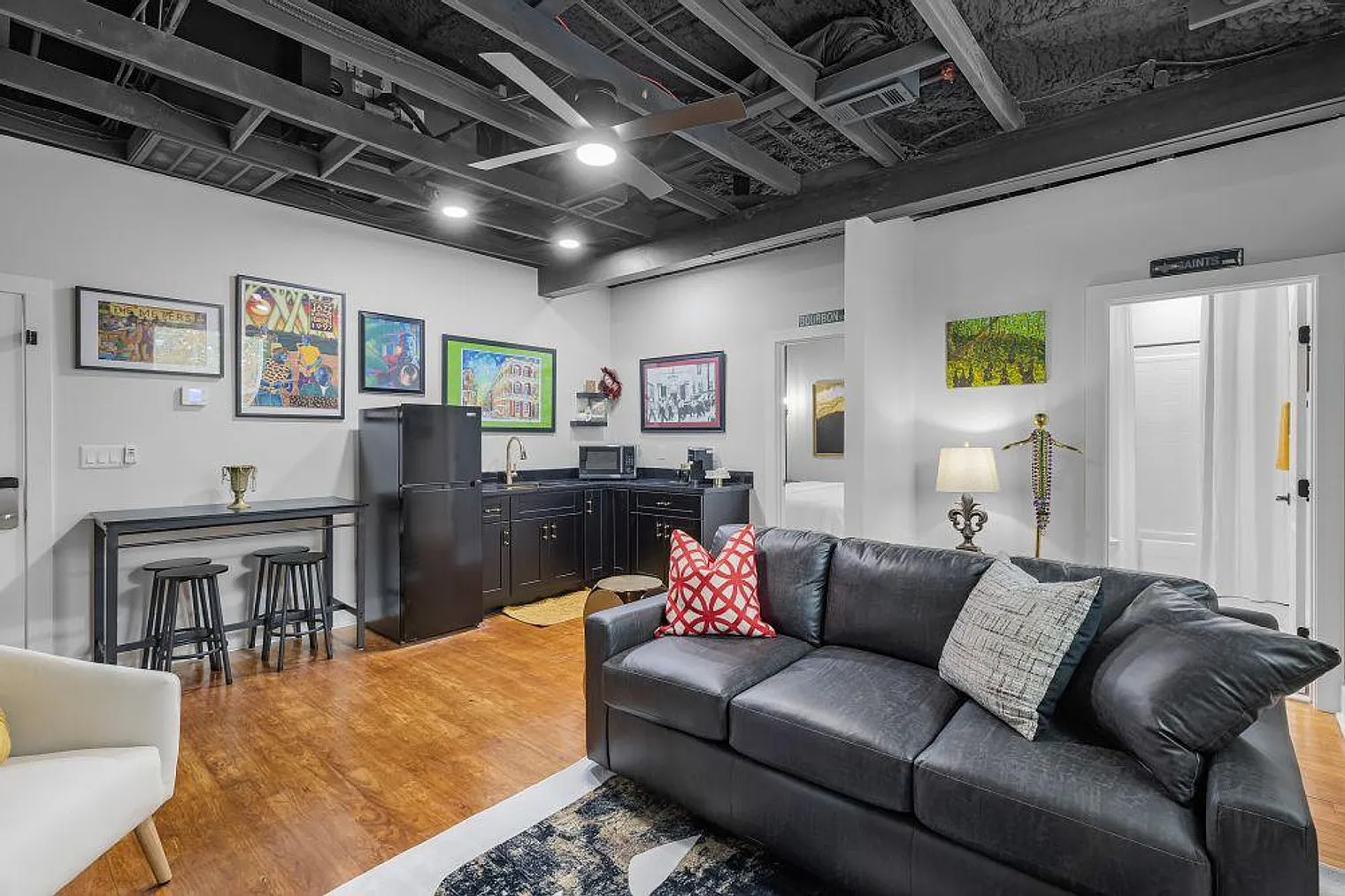 1 bed, 1.0 bath, 699 sqft, $4,200 — Photo 3