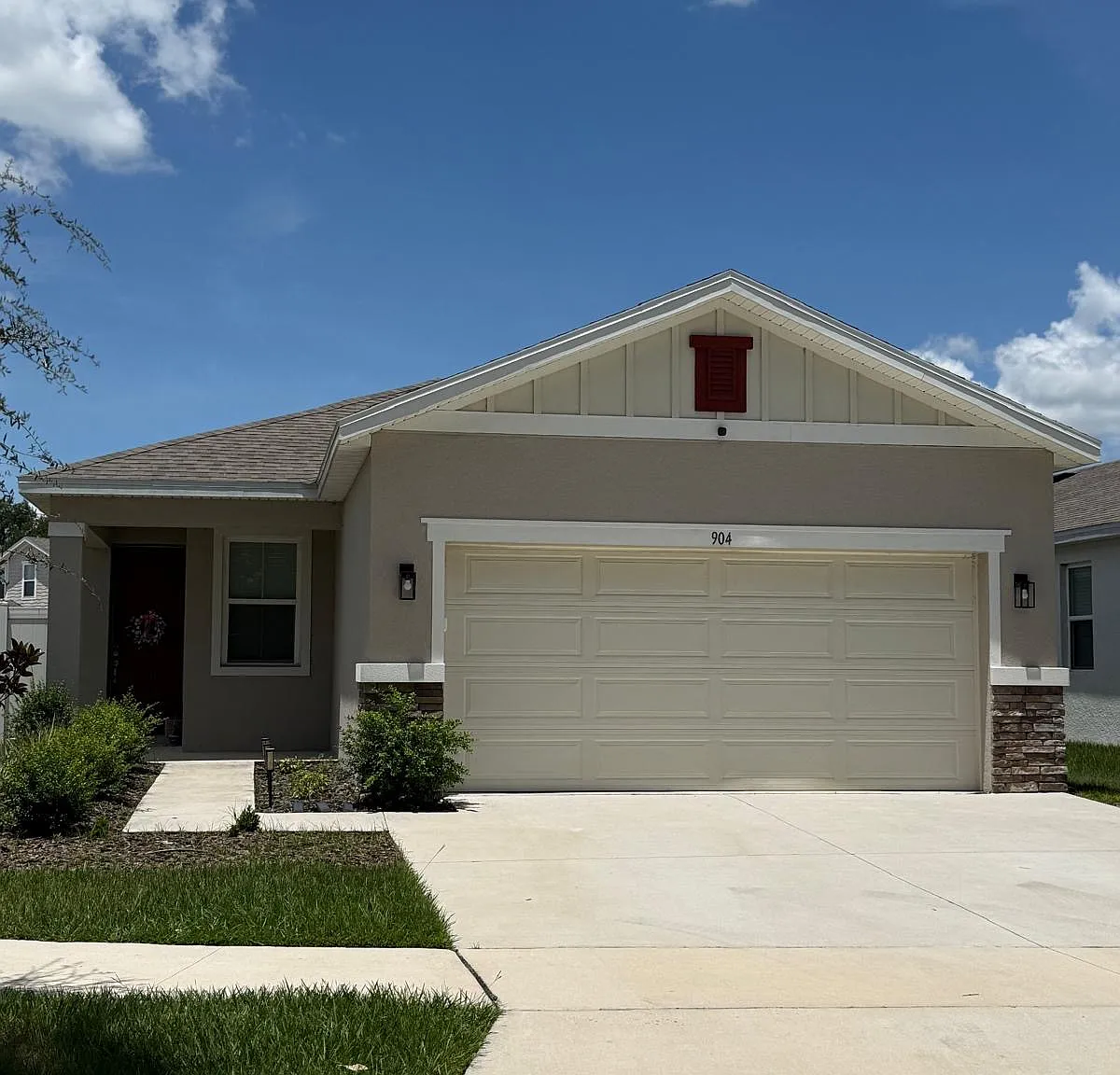 3 bed, 1441 sqft, $1,999 — Photo 1