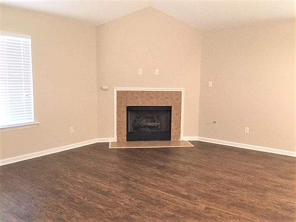3rd image of 2905 S Cherry Dr