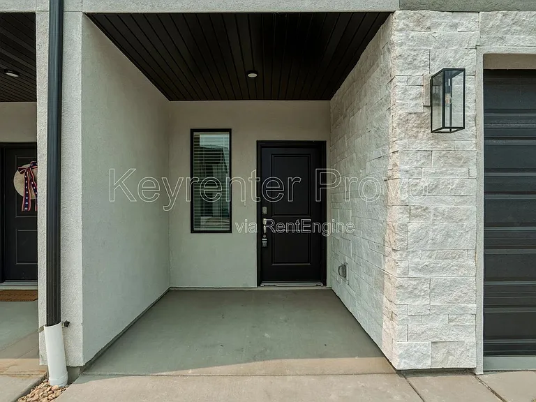 371 E Levengrove Dr — Photo 32