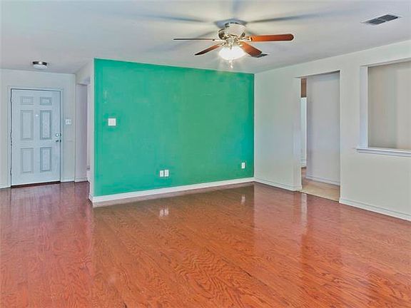 3rd image of 1324 Acosta St