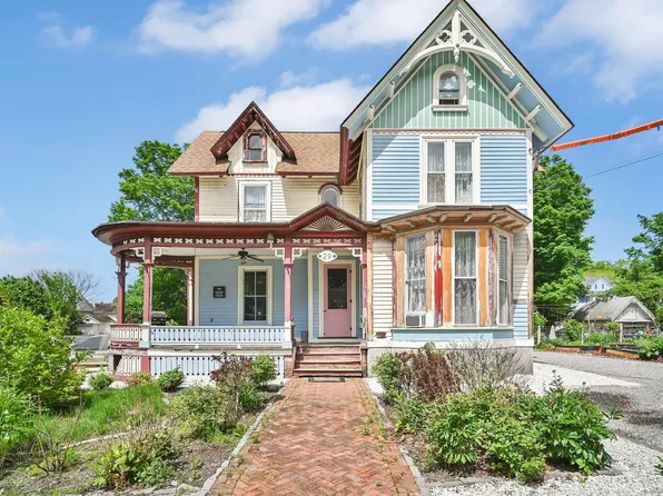 29 Walnut Street, Winchester, CT 06098