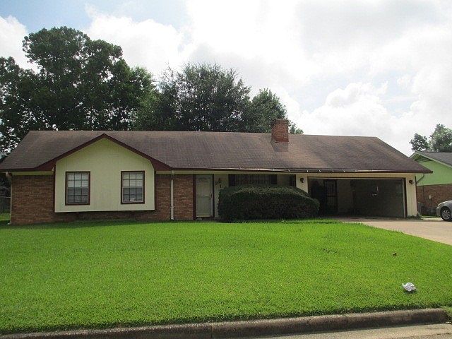 1st image of 316 Harbor Creek Dr