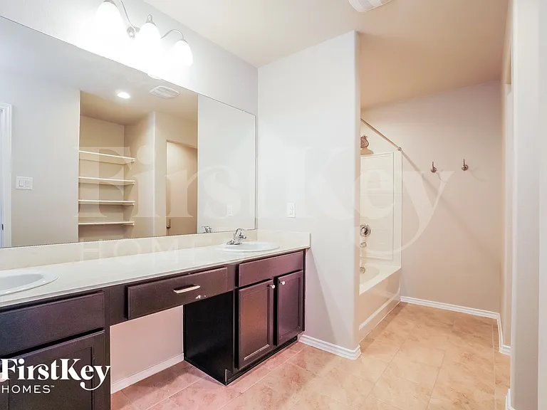 2623 Lincolns Meadow Dr — Photo 11