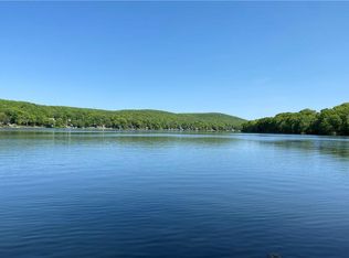 88 Lakeview Dr, Holmes, NY 12531