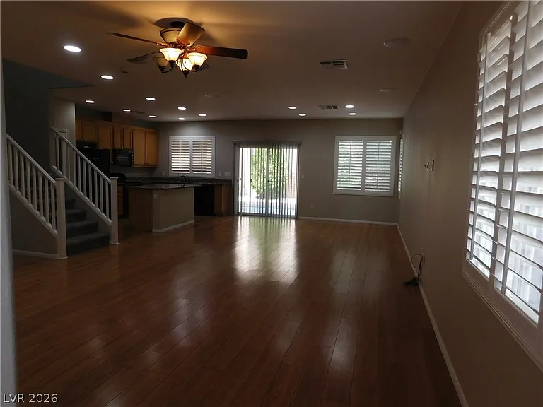 913 Ambrosia Dr — Photo 4